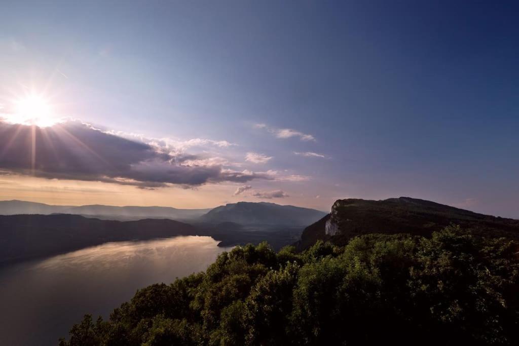Confort Entre Lac Et Montagne Tresserve Bagian luar foto